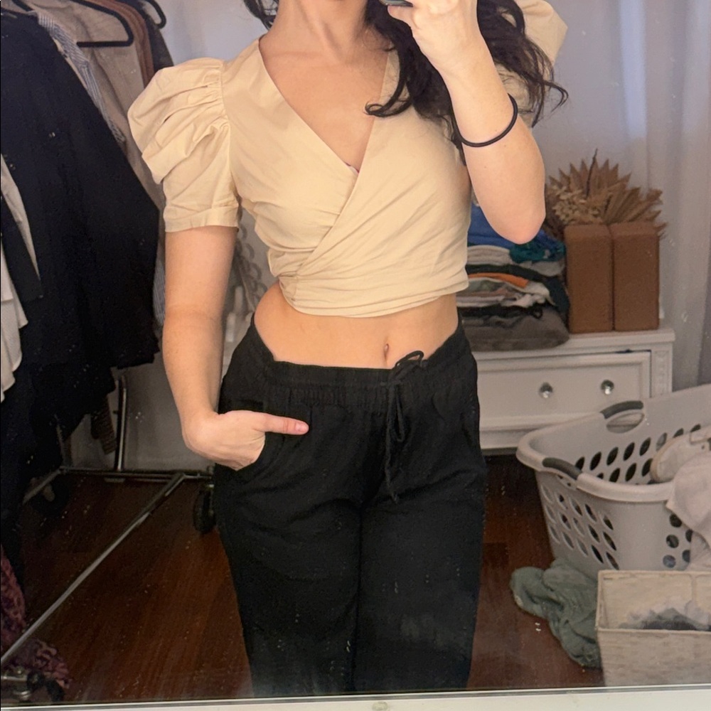 Forever 21 Crop Top Nude Beige Cream Puff Sleeve Crop Top Small - Picture 8 of 14